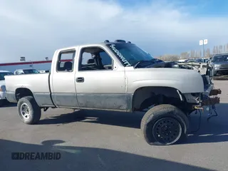 2005 Chevrolet Silverado 1500 Z71 z VIN 1GCEK19B35Z150360, wystawiony jako IAAI lot #41923111 z przebiegiem Nie podano mil oraz . Historia ofert i sprzedaży dostępna na DreamBid. Obrazek 13.