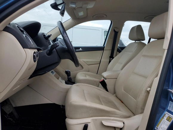 2017 Volkswagen Tiguan S with VIN WVGBV7AX6HW508623, listed as a Copart auction lot 47786275 with 82,437 mi miles and Clean Title. Bid and sale history available at DreamBid. Image 7.
