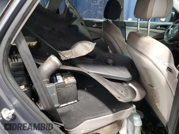 2016 Hyundai Tucson SE z VIN KM8J23A40GU114418, wystawiony jako Copart lot #87868505 z przebiegiem Nie podano mil oraz Czysty tytuł • Clean title. Historia ofert i sprzedaży dostępna na DreamBid. Obrazek 11.