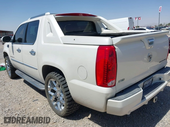 2011 Cadillac Escalade EXT Luxury with VIN 3GYT4MEF6BG161175, listed as a IAAI auction lot 42047669 with 115,235 mi miles. Bid and sale history available at carsss.com. Image 3.