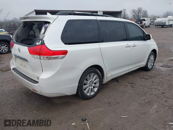 2011 Toyota Sienna XLE with VIN 5TDDK3DC8BS010051, listed as a IAAI auction lot 41405424 with 293,348 mi miles. Bid and sale history available at carsss.com. Image 4.