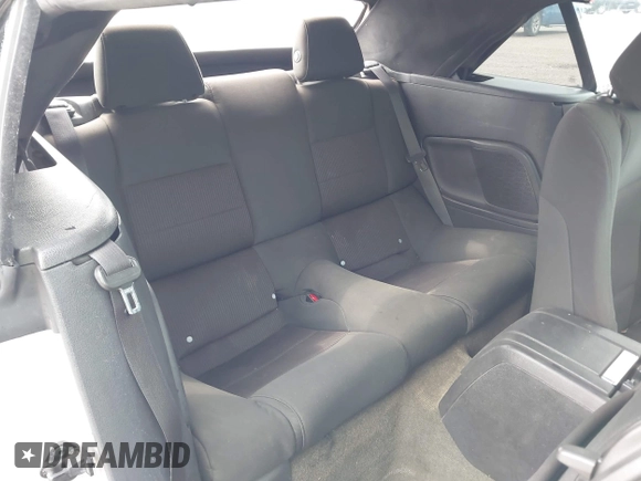 2014 Ford Mustang V6 z VIN 1ZVBP8EM5E5229361, wystawiony jako IAAI lot #42163228 z przebiegiem 199 081 mil mil oraz . Historia ofert i sprzedaży dostępna na DreamBid. Obrazek 8.