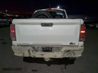 2024 Chevrolet Colorado 4WD ZR2 with VIN 1GCPTFEK2R1271667, listed as a Copart auction lot 84631864 with 886 mi miles and Salvage Title. Bid and sale history available at carsss.com. Image 6.