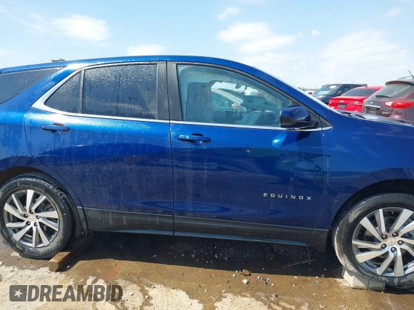 2022 Chevrolet Equinox LT with VIN 3GNAXKEV2NL131190, listed as a IAAI auction lot 42022699 with 41,197 mi miles. Bid and sale history available at carsss.com. Image 14.