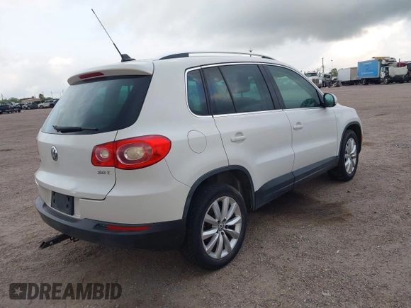 2011 Volkswagen Tiguan SEL w/Premium Navi с VIN WVGAV7AX8BW555798, выставлен на аукционе IAAI как лот 42327196 с пробегом 184 315 миль миль и . История ставок и продаж доступна на DreamBid. Изображение 4.