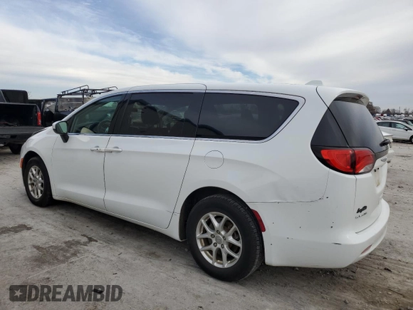 2020 Chrysler Voyager LX z VIN 2C4RC1CG0LR105113, wystawiony jako Copart lot #84686774 z przebiegiem 56 995 mil mil oraz Szkoda całkowita • Salvage title. Historia ofert i sprzedaży dostępna na DreamBid. Obrazek 2.