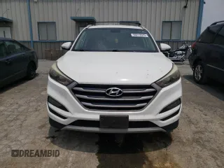 2017 Hyundai Tucson Value z VIN KM8J3CA20HU313644, wystawiony jako Copart lot #60212675 z przebiegiem 123 645 mil mil oraz Czysty tytuł • Clean title. Historia ofert i sprzedaży dostępna na DreamBid. Obrazek 5.