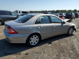 2005 Mercedes-Benz C 320 с VIN WDBRF84J05F664759, выставлен на аукционе Copart как лот 56924864 с пробегом 99 694 миль миль и Списание • Salvage title. История ставок и продаж доступна на DreamBid. Изображение 3.
