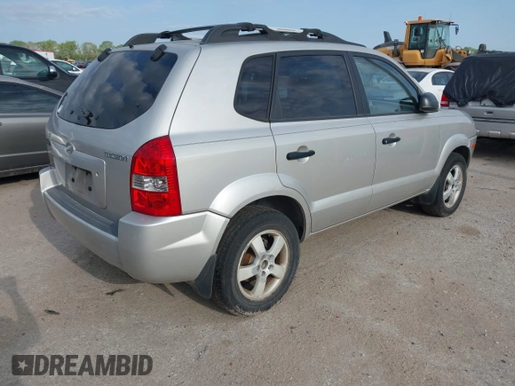 2006 Hyundai Tucson GL with VIN KM8JM12BX6U469719, listed as a IAAI auction lot 41899134 with 136,179 mi miles. Bid and sale history available at carsss.com. Image 4.