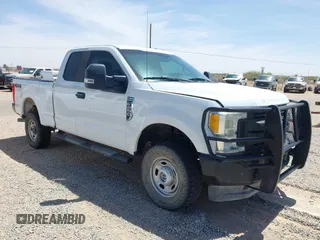 2017 Ford F-250 XLT с VIN 1FT7X2B67HEB14146, выставлен на аукционе IAAI как лот 42256811 с пробегом 121 617 миль миль и . История ставок и продаж доступна на DreamBid. Изображение 1.
