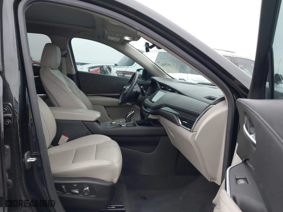 2020 Cadillac XT4 FWD Premium Luxury with VIN 1GYFZCR48LF142955, listed as a IAAI auction lot 41255161 with 39,830 mi miles. Bid and sale history available at carsss.com. Image 5.