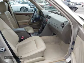 1995 Mercedes-Benz C with VIN WDBHA28E2SF191740, listed as a IAAI auction lot 41172625 with 331,540 mi miles. Bid and sale history available at carsss.com. Image 5.