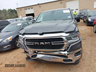 2019 Ram 1500 Big Horn z VIN 1C6RREFT7KN522858, wystawiony jako IAAI lot #41938140 z przebiegiem 115 165 mil mil oraz . Historia ofert i sprzedaży dostępna na DreamBid. Obrazek 12.