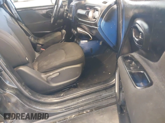 2017 Jeep Renegade Latitude with VIN ZACCJBBB4HPF21586, listed as a IAAI auction lot 41563503 with 134,606 mi miles. Bid and sale history available at carsss.com. Image 5.