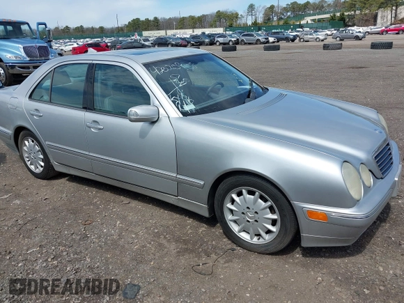 2000 Mercedes-Benz E 320 with VIN WDBJF65J9YB129649, listed as a IAAI auction lot 42020958 with 192,622 mi miles and . Bid and sale history available at DreamBid. Image 13.