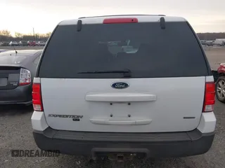 2004 Ford Expedition Special Service with VIN 1FMPU16L64LA70855, listed as a IAAI auction lot 41231282 with 221,560 mi miles. Bid and sale history available at carsss.com. Image 16.