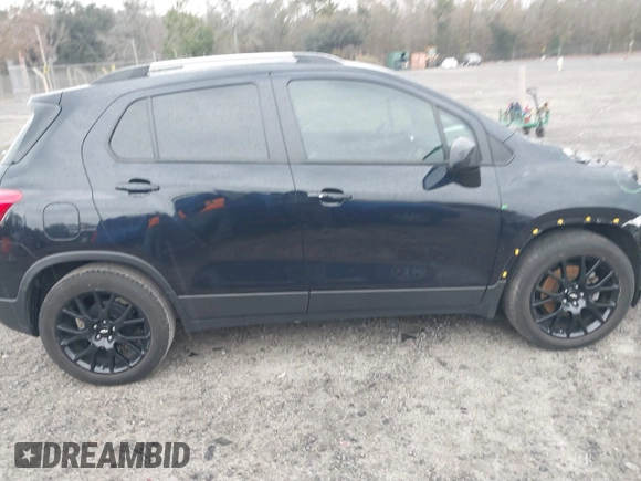 2022 Chevrolet Trax LT with VIN KL7CJLSM1NB513245, listed as a IAAI auction lot 41281243 with 23,686 mi miles. Bid and sale history available at carsss.com. Image 13.