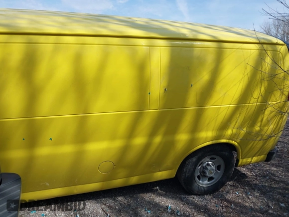 2005 Chevrolet Express Cargo with VIN 1GCHG39U151209822, listed as a IAAI auction lot 41889072 with Not provided miles and . Bid and sale history available at DreamBid. Image 14.
