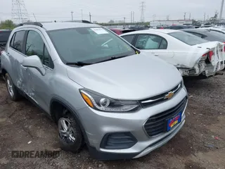 2017 Chevrolet Trax LT z VIN KL7CJPSB6HB185878, wystawiony jako IAAI lot #42007070 z przebiegiem 112 330 mil mil oraz . Historia ofert i sprzedaży dostępna na DreamBid. Obrazek 1.