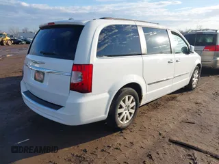 2014 Chrysler Town & Country Touring with VIN 2C4RC1BG5ER343804, listed as a IAAI auction lot 41647481 with 194,656 mi miles. Bid and sale history available at carsss.com. Image 4.