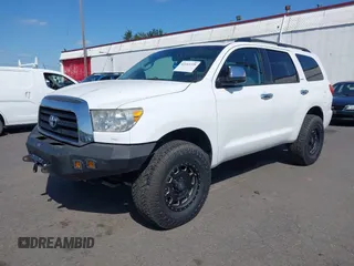2008 Toyota Sequoia Limited with VIN 5TDBY68A08S017567, listed as a IAAI auction lot 42143328 with Not Provided miles and . Bid and sale history available at DreamBid. Image 17.
