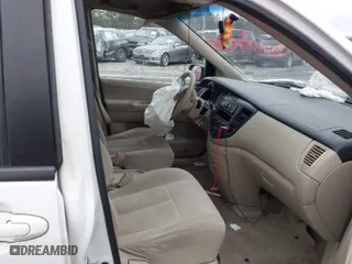 2006 Mazda MPV LX with VIN JM3LW28A660559752, listed as a IAAI auction lot 41707960 with 210,127 mi miles. Bid and sale history available at carsss.com. Image 5.