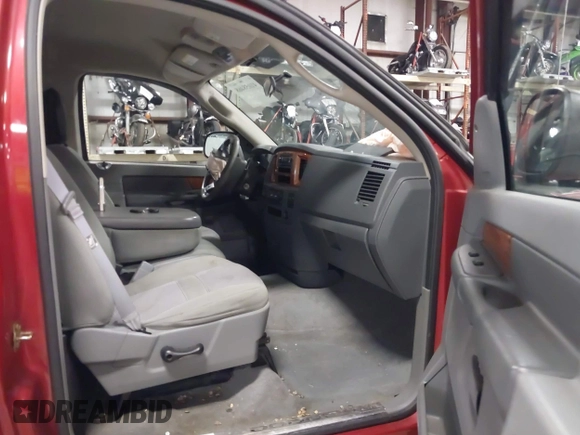 2006 Dodge 1500 SLT with VIN 1D7HU16N66J211132, listed as a IAAI auction lot 41058468 with 153,278 mi miles and . Bid and sale history available at DreamBid. Image 5.