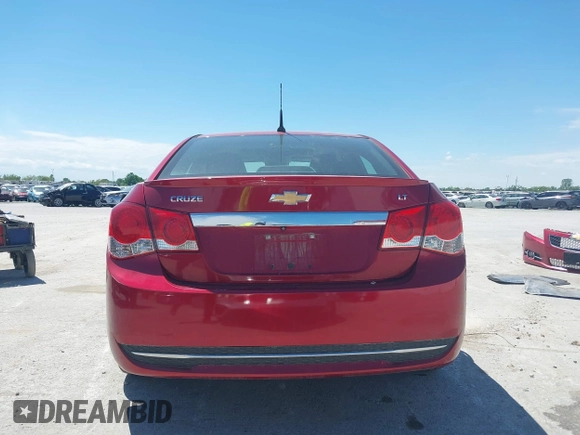 2014 Chevrolet Cruze 2LT z VIN 1G1PE5SB2E7402735, wystawiony jako IAAI lot #42213480 z przebiegiem 144 245 mil mil oraz . Historia ofert i sprzedaży dostępna na DreamBid. Obrazek 17.