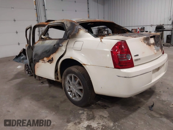 2010 Chrysler 300 Touring with VIN 2C3CK5CV8AH179207, listed as a IAAI auction lot 42040033 with 1 mi miles. Bid and sale history available at carsss.com. Image 3.