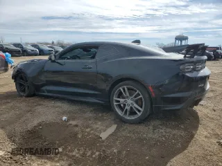 2023 Chevrolet Camaro ZL1 z VIN 1G1FK1R67P0156959, wystawiony jako Copart lot #83557944 z przebiegiem 15 203 mil mil oraz Szkody całkowita. Historia ofert i sprzedaży dostępna na DreamBid. Obrazek 2.