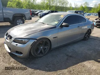 2007 BMW 3 Series 335i z VIN WBAWB73557P031280, wystawiony jako Copart lot #57098615 z przebiegiem 173 535 mil mil oraz Czysty tytuł • Clean title. Historia ofert i sprzedaży dostępna na DreamBid. Obrazek 1.
