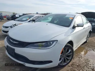 2016 Chrysler 200 S with VIN 1C3CCCBB6GN141810, listed as a IAAI auction lot 41819923 with 95,342 mi miles. Bid and sale history available at carsss.com. Image 2.