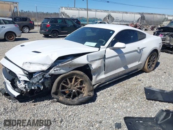 2018 Ford Mustang EcoBoost z VIN 1FA6P8TH9J5101182, wystawiony jako IAAI lot #41847168 z przebiegiem 98 168 mil mil oraz . Historia ofert i sprzedaży dostępna na DreamBid. Obrazek 2.