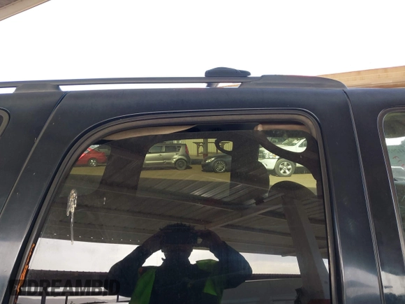 2006 Chevrolet Tahoe LS with VIN 1GNEC13V46R164177, listed as a IAAI auction lot 41292014 with 190,216 mi miles and . Bid and sale history available at DreamBid. Image 6.