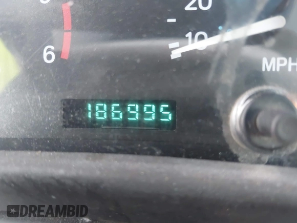 2000 Jeep Wrangler SE with VIN 1J4FA29P0YP728370, listed as a IAAI auction lot 41788463 with 186,995 mi miles. Bid and sale history available at carsss.com. Image 15.