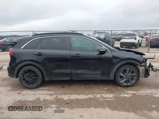 2017 Kia Niro Touring Launch Edition with VIN KNDCC3LC2H5078662, listed as a IAAI auction lot 41527692 with 100,269 mi miles. Bid and sale history available at carsss.com. Image 13.
