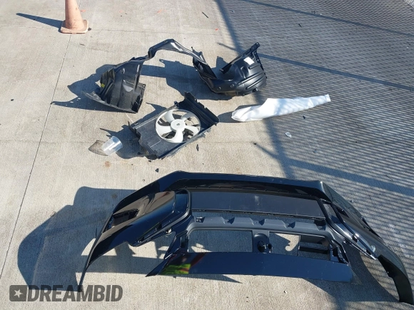 2024 Mitsubishi Mirage ES z VIN ML32FUFJ3RHF01404, wystawiony jako IAAI lot #41214066 z przebiegiem 14 872 mil mil oraz . Historia ofert i sprzedaży dostępna na DreamBid. Obrazek 12.