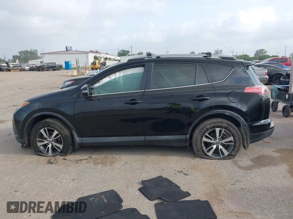 2017 Toyota RAV4 XLE with VIN 2T3WFREVXHW352608, listed as a IAAI auction lot 41921190 with 157,608 mi miles. Bid and sale history available at carsss.com. Image 14.