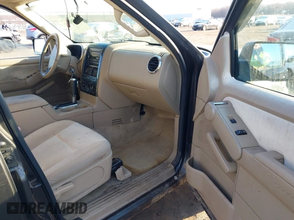 2007 Ford Explorer XLT with VIN 1FMEU73EX7UA62871, listed as a IAAI auction lot 41781660 with 147,494 mi miles. Bid and sale history available at carsss.com. Image 5.