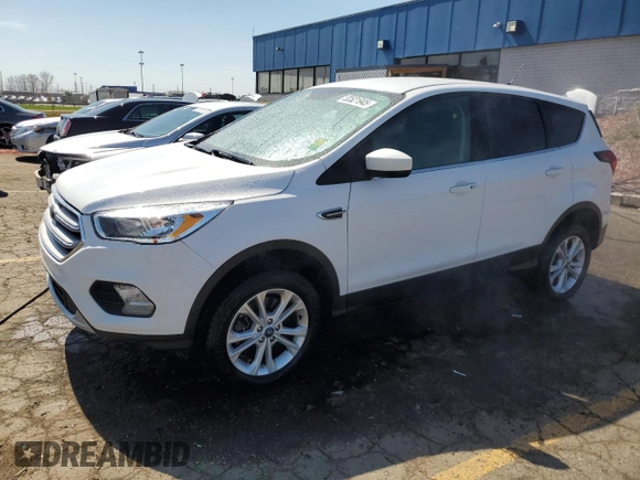 2019 Ford Escape SE z VIN 1FMCU9GD6KUB85600, wystawiony jako Copart lot #53521945 z przebiegiem 106 906 mil mil oraz Czysty tytuł • Clean title. Historia ofert i sprzedaży dostępna na DreamBid. Obrazek 1.