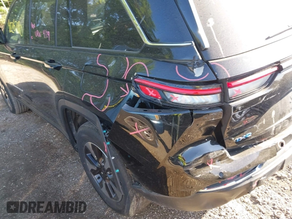 2023 Jeep Grand Cherokee with VIN 1C4RJYB68PC648859, listed as a IAAI auction lot 42267180 with 29,809 mi miles and . Bid and sale history available at DreamBid. Image 18.
