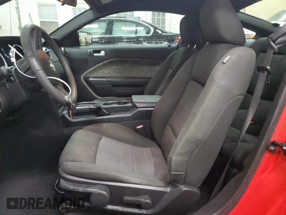 2008 Ford Mustang Deluxe с VIN 1ZVHT80N185119000, выставлен на аукционе Copart как лот 88174965 с пробегом 148 104 миль миль и Чистый • Clean title. История ставок и продаж доступна на DreamBid. Изображение 7.