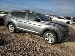 2022 Volkswagen Atlas SE with VIN 1V2JR2CA5NC515557, listed as a Copart auction lot 45356975 with 10,442 mi miles and Clean title. Bid and sale history available at DreamBid. Image 4.