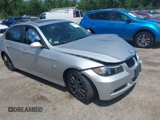 2008 BMW 3 Series 328xi with VIN WBAVC73518KX92542, listed as a IAAI auction lot 42494583 with 152,138 mi miles and . Bid and sale history available at DreamBid. Image 1.
