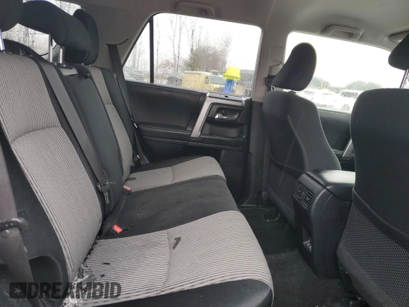 2022 Toyota 4Runner SR5 with VIN JTEMU5JR4N6063067, listed as a Copart auction lot 43328195 with 62,285 mi miles and Clean title. Bid and sale history available at DreamBid. Image 11.
