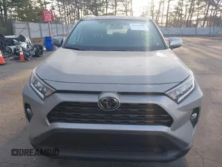 2020 Toyota RAV4 XLE with VIN 2T3P1RFV8LW117943, listed as a IAAI auction lot 41319745 with 17,159 mi miles. Bid and sale history available at carsss.com. Image 6.