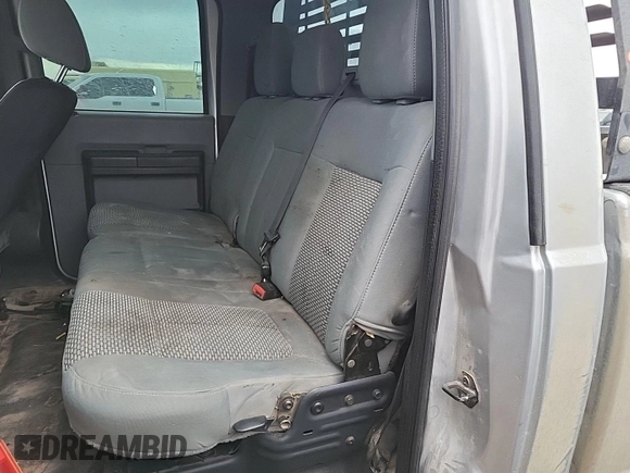2015 Ford F-250 Lariat z VIN 1FT7W2BTXFEB10761, wystawiony jako IAAI lot #42522911 z przebiegiem 209 886 mil mil oraz . Historia ofert i sprzedaży dostępna na DreamBid. Obrazek 7.