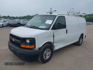 2017 Chevrolet Express Cargo z VIN 1GCWGAFF4H1241069, wystawiony jako IAAI lot #42465525 z przebiegiem 89 006 mil mil oraz . Historia ofert i sprzedaży dostępna na DreamBid. Obrazek 17.