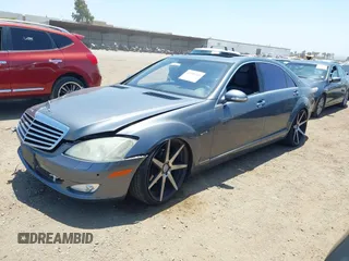 2007 Mercedes-Benz S 550 z VIN WDDNG71X27A118583, wystawiony jako IAAI lot #42328546 z przebiegiem 113 801 mil mil oraz . Historia ofert i sprzedaży dostępna na DreamBid. Obrazek 2.