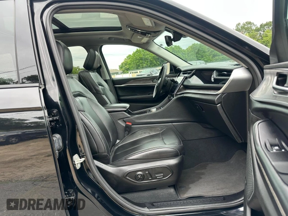 2024 Jeep Grand Cherokee with VIN 1C4RJYB67RC710710, listed as a Copart auction lot 62895445 with 44,528 mi miles and Clean title. Bid and sale history available at DreamBid. Image 8.